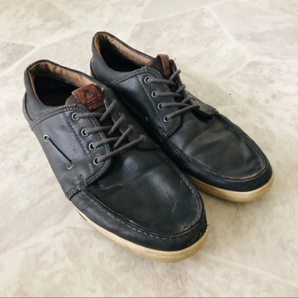ALDO grey leather men’s lace up men’s boat shoes Size 10